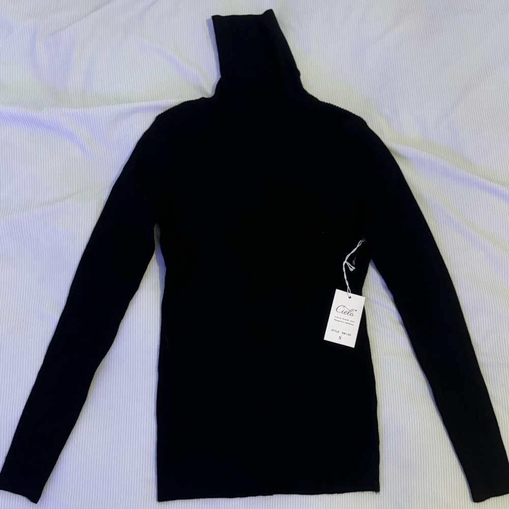black long sleeve turtle neck